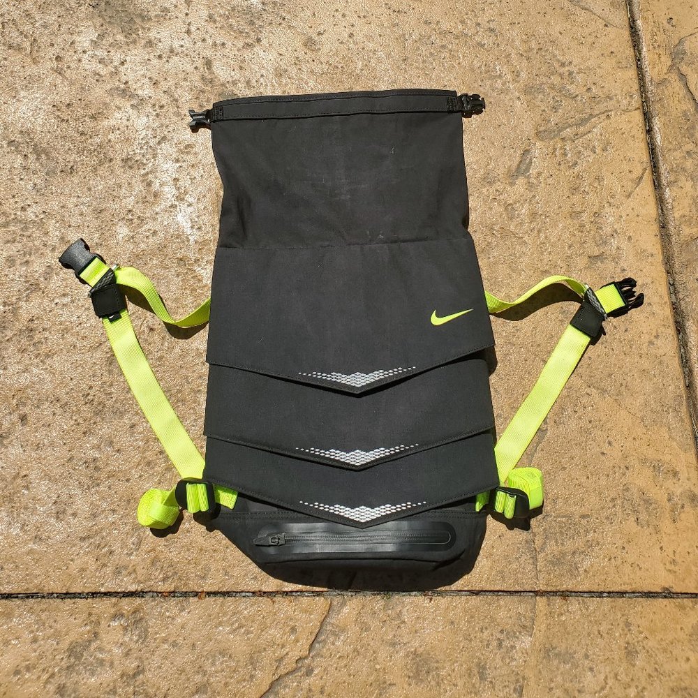 Nike Mog Bolt Running Backpack